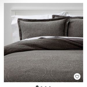 QUEEN gray duvet cover and pillow cases